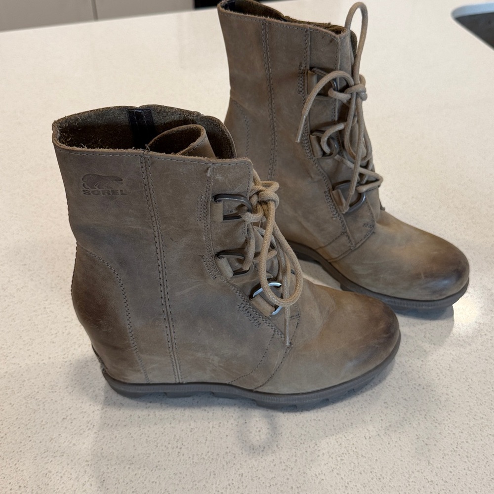 Sorel Joan of Arctic Boots - Picture 2 of 6
